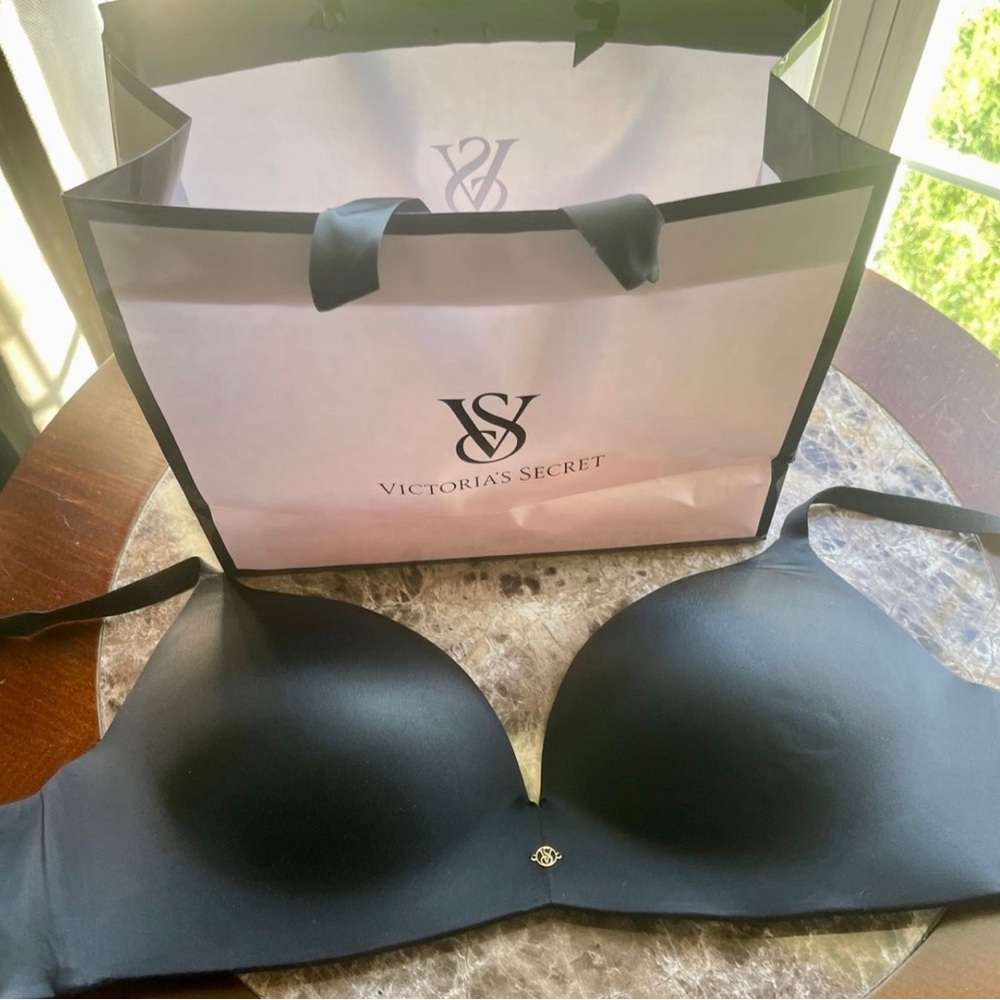 Victoria’s Secret Push-Up Plunge Bra